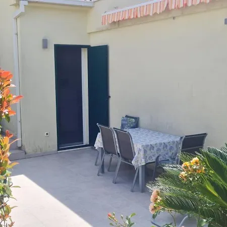 Apartament Lebedina Kaštela